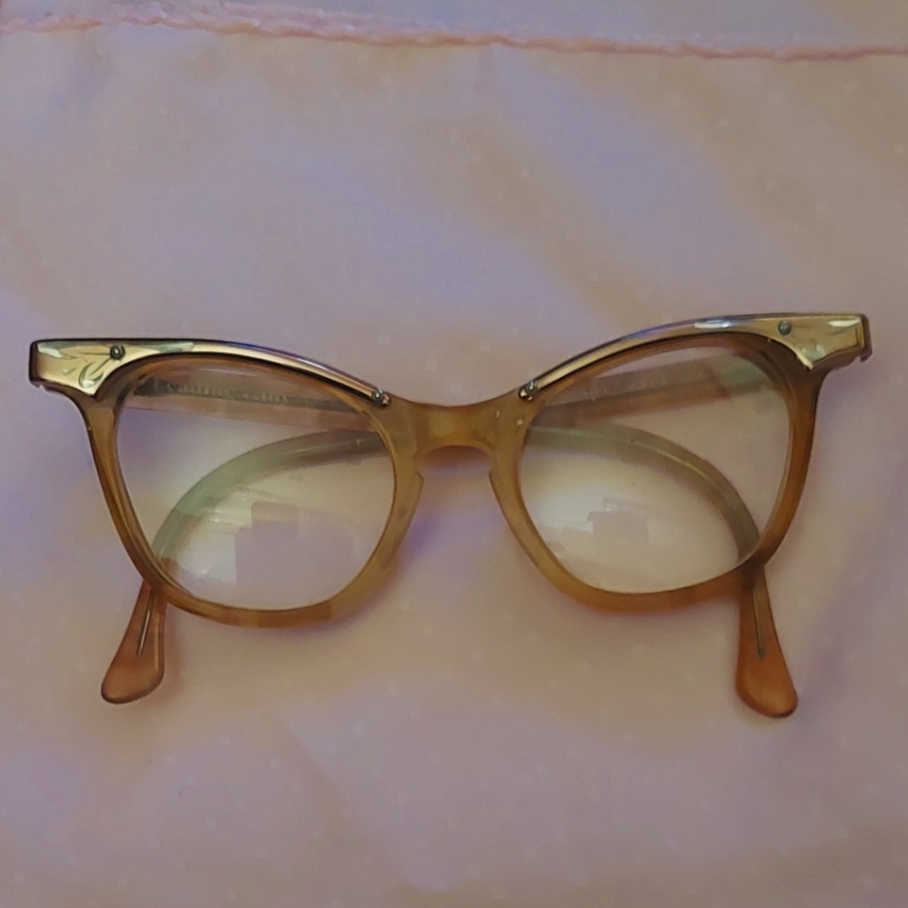Cat eye bifocals